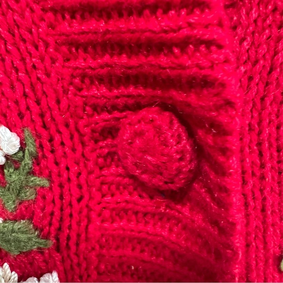 Vintage Heirloom Collectibles Medium Red Embroidered Patchwork Heart Cardigan - Picture 4 of 12